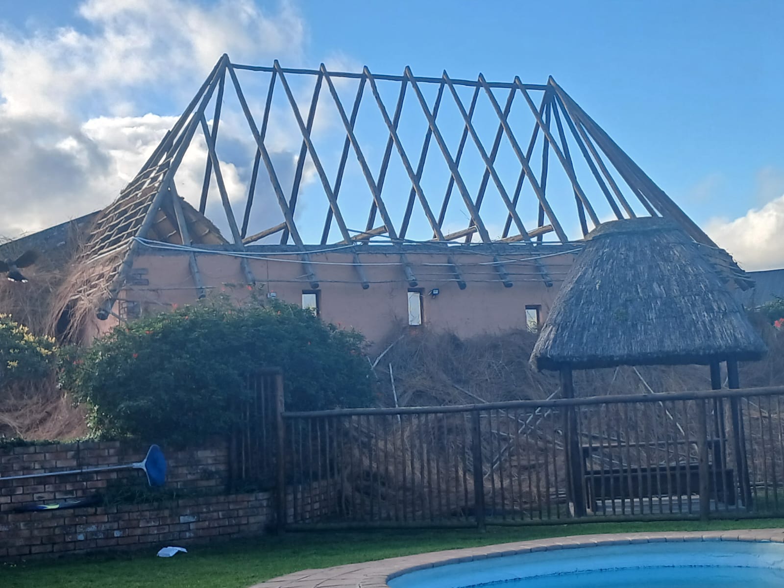 Roof structure prepared for new sheeting